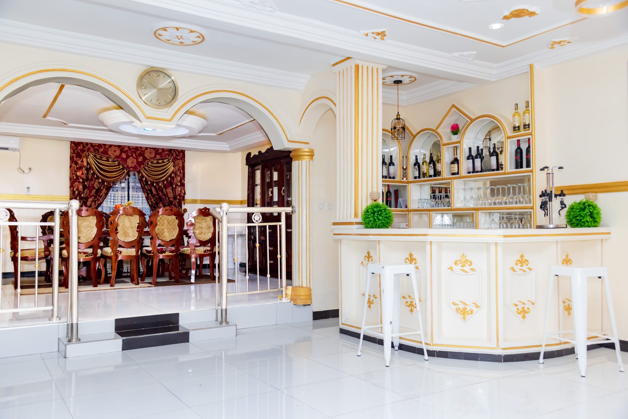 Victorian Bar and Dining